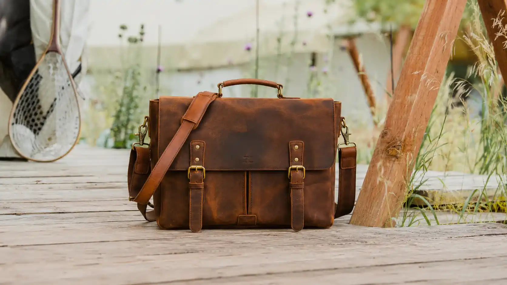 Mens italian leather briefcase with magnetic buckle